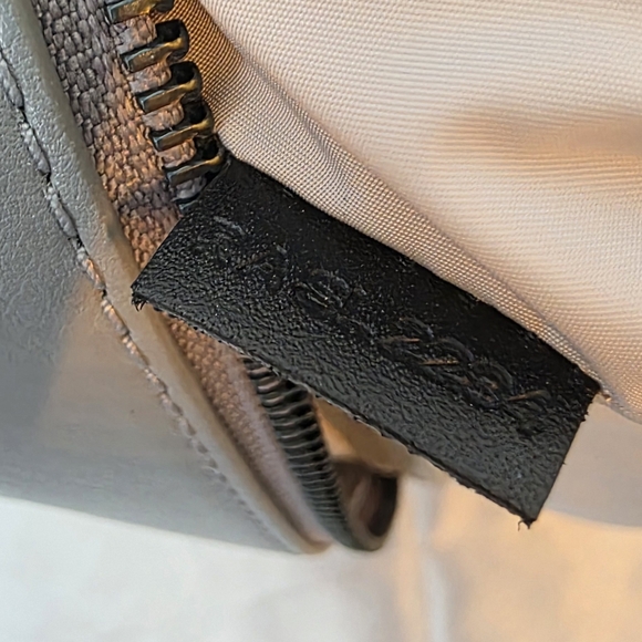 Marc Jacobs The Flash Leather Camera Crossbody Bag - Picture 8 of 11